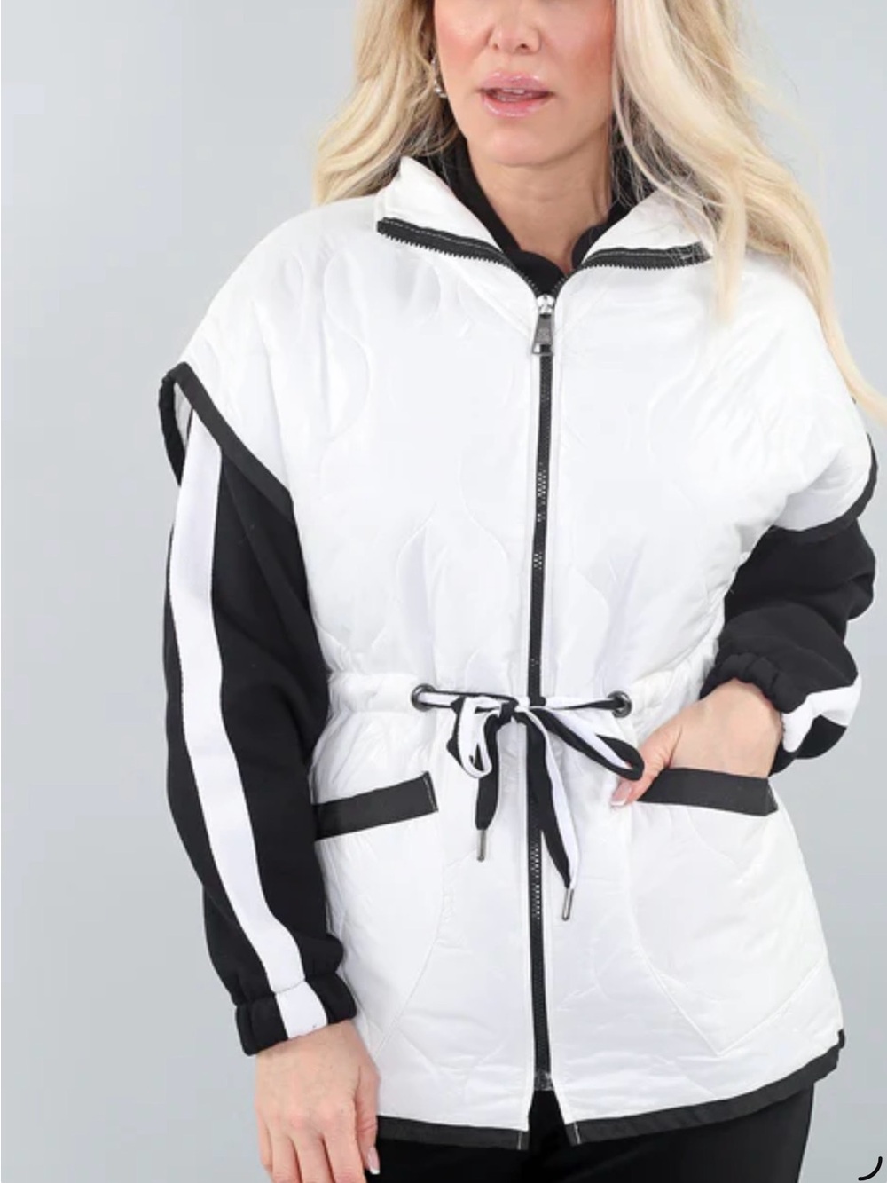***NWOT*** White and Black Gilet Drawstring Puffer with Capped Sleeves Jacket